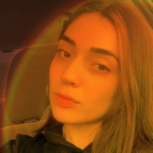 Meet your Posher, Maria francisca